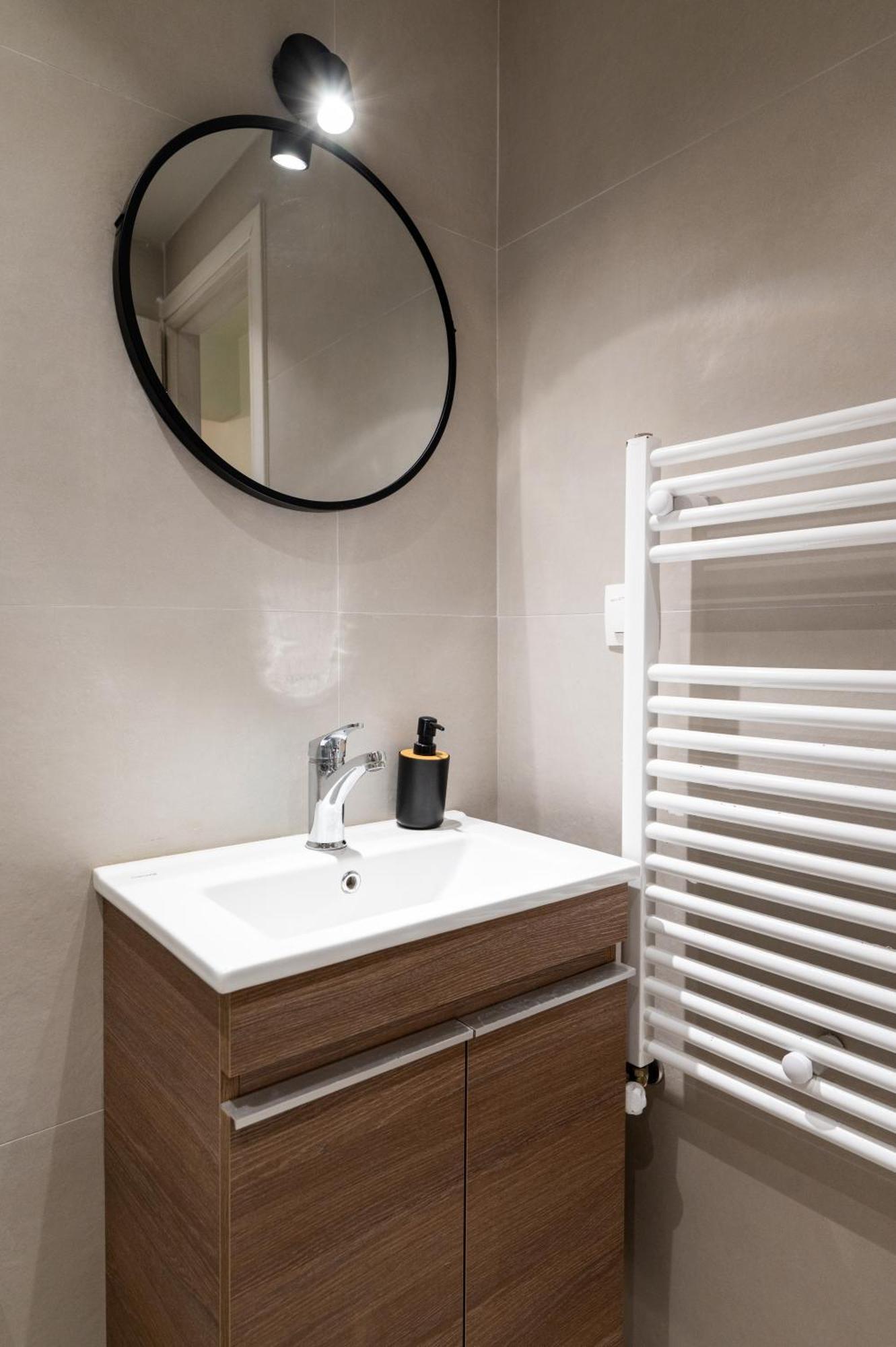 Cozy By Nest Apartment *